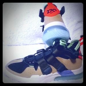 Nike Air Edge Max 270